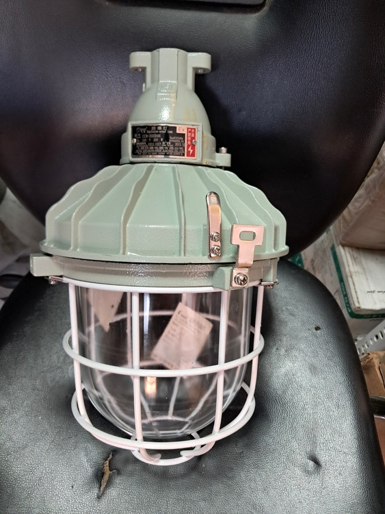 چراغ آویز ضد جرقه